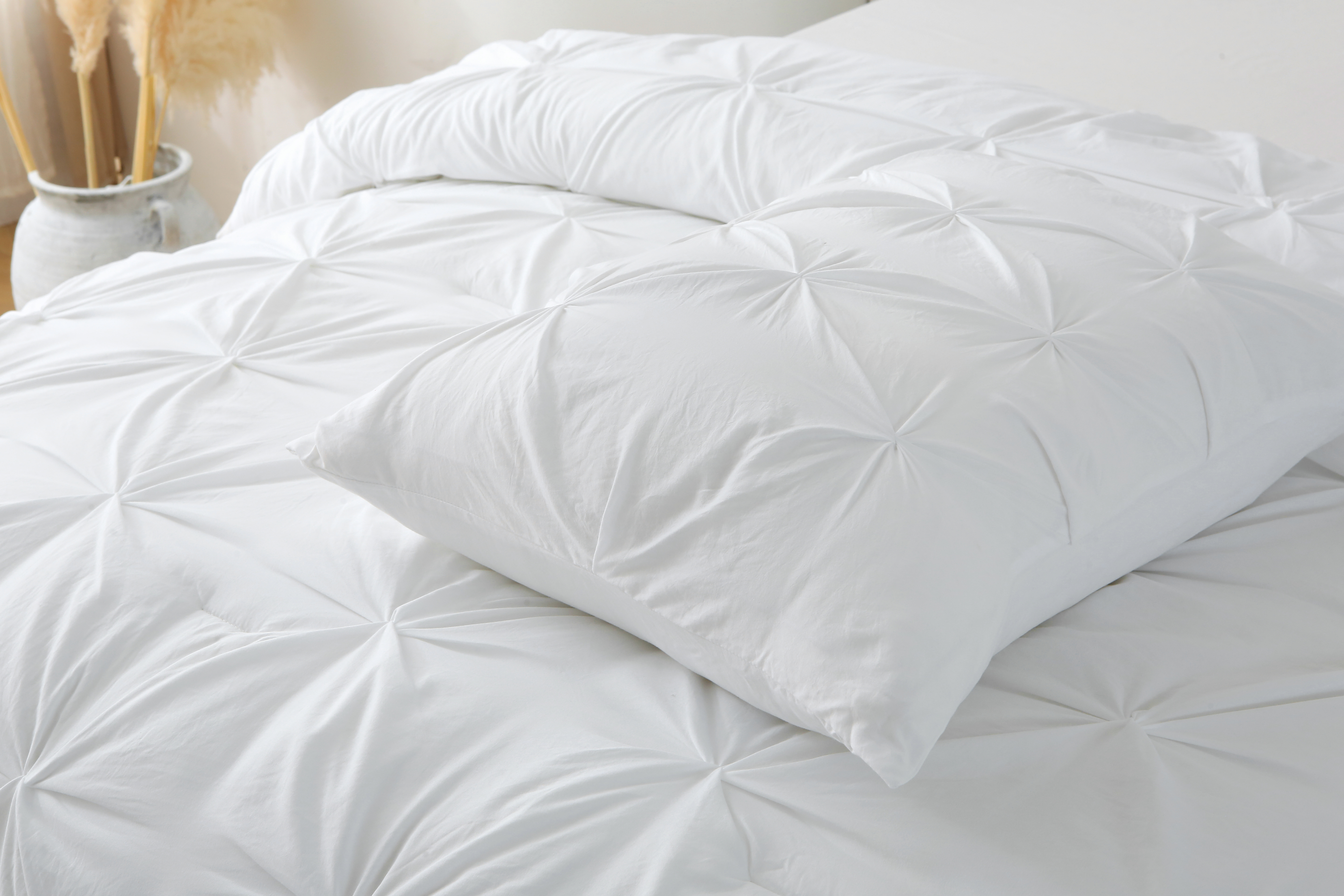 3Pcs King Size Pintuck Down Alternative Comforter Set Bedding Set w/Pillow Shams - Picture 18 of 26